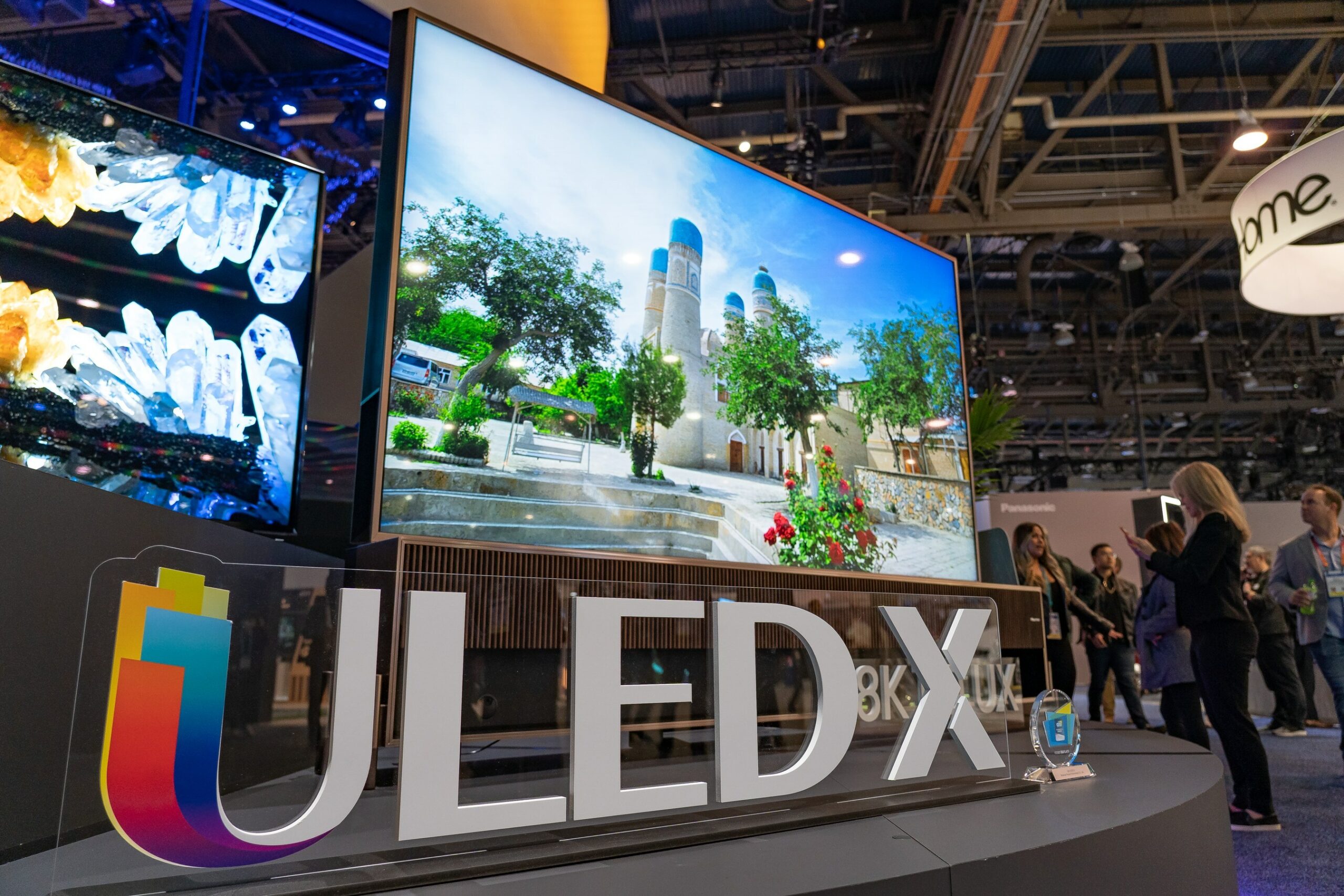 Hisense introduces 110′ ULED X and 8K Laser TV at CES 2023